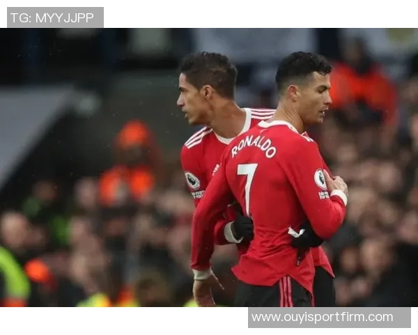 17岁卡尔与奥利塞庆祝逆转胜利全队展现团结精神与拼搏意志