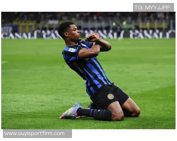 巴萨右后卫引援目标锁定多特莱尔森坎塞洛也在考虑之中